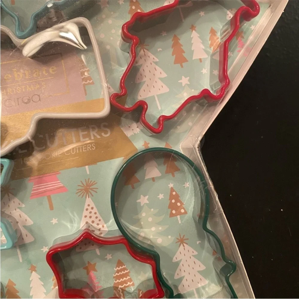 NWT Christmas Cookie Cutter Set